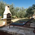 Vakantiehuis Maredi With Pool Pula