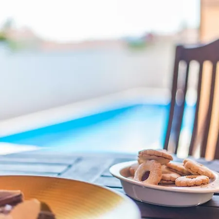 Σπίτι διακοπών Maredi With Pool