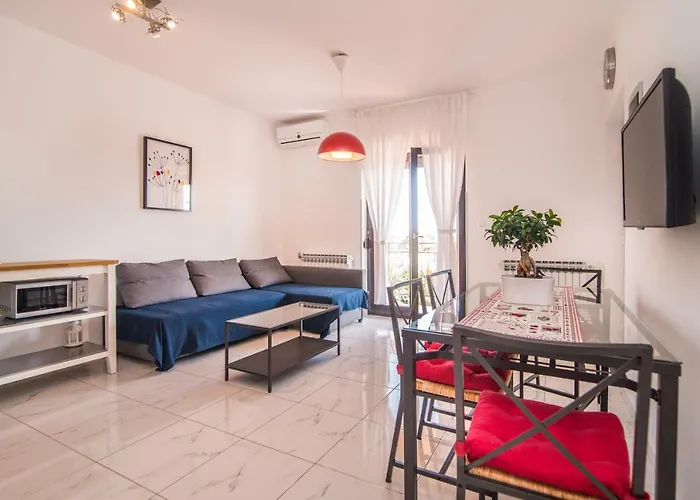 Maredi With Pool 普拉