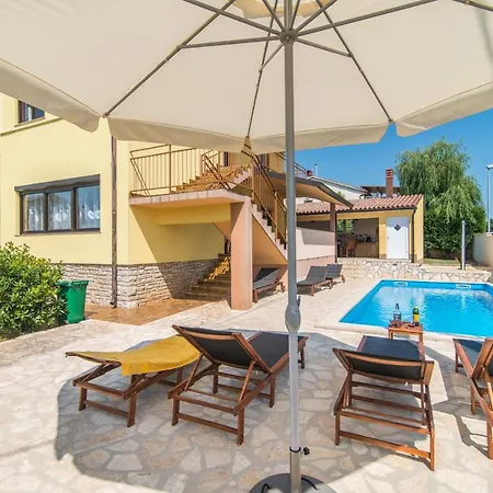 Holiday home Maredi With Pool *