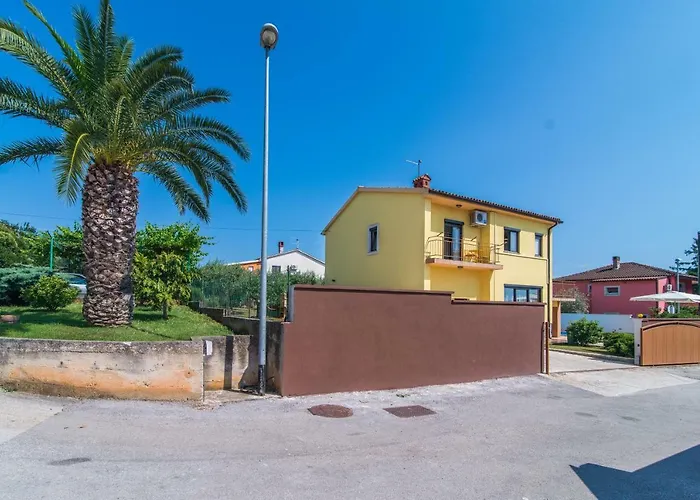 Сasa de vacaciones Maredi With Pool Pula