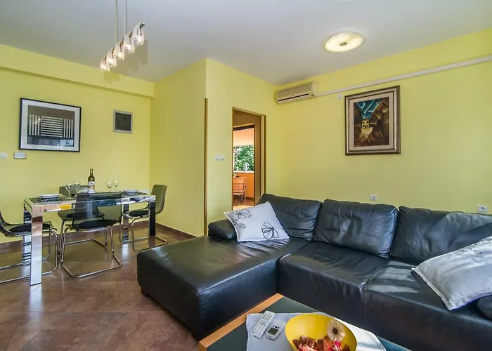 Feriehus Maredi With Pool