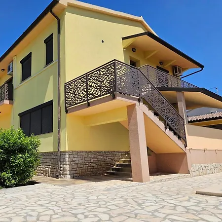 Maredi With Pool * بولا