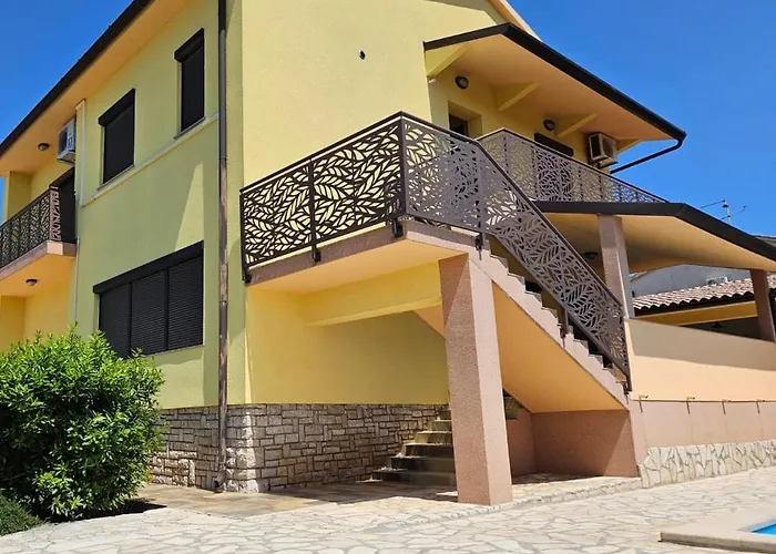 Maredi With Pool * بولا