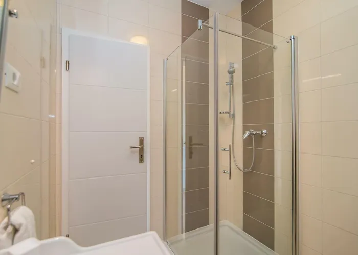 Maredi With Pool بيت للعطل