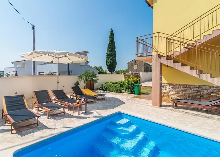 بيت للعطل Maredi With Pool